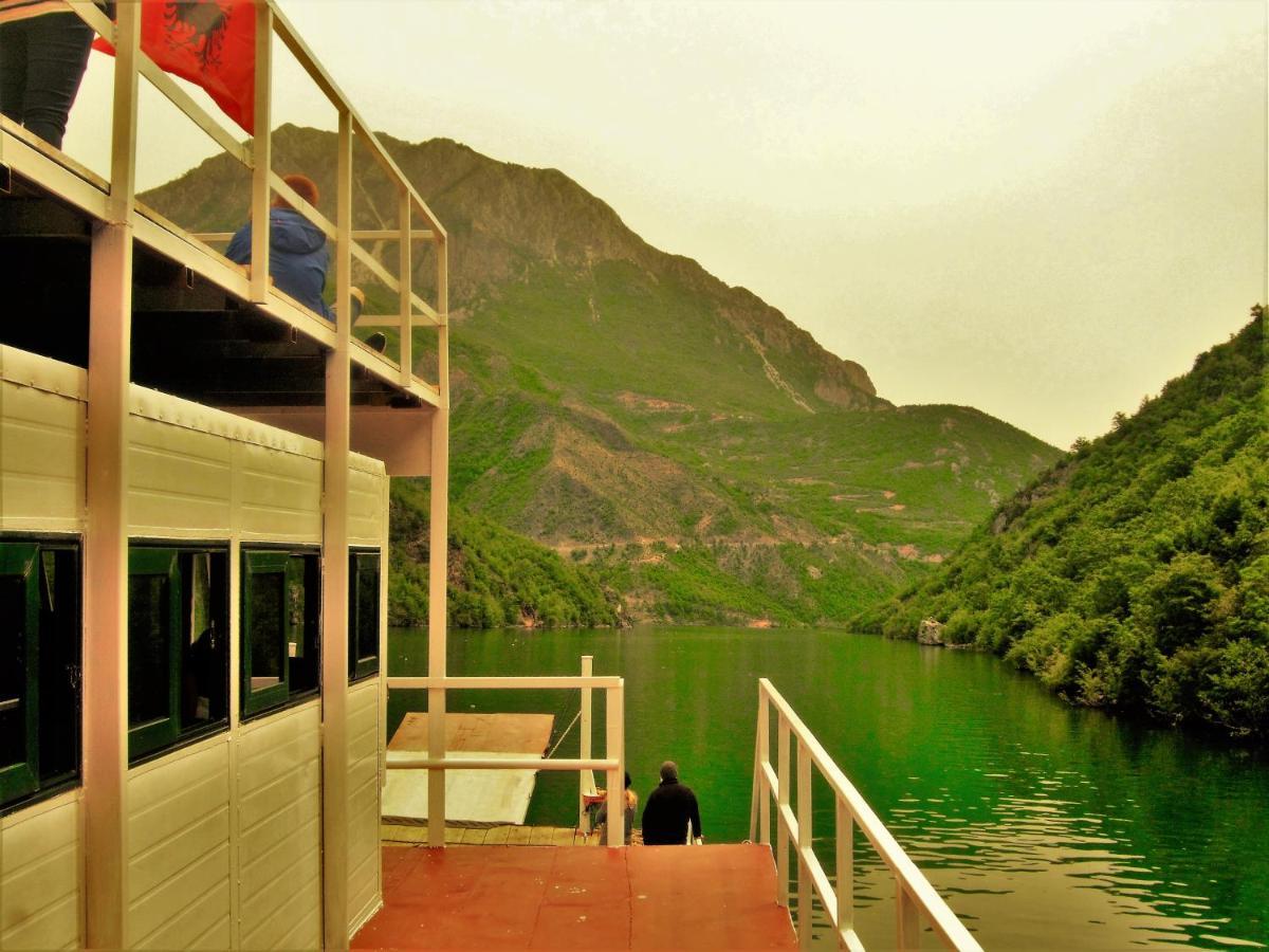 Rozafa Ferry & Accommodation Koman Luaran gambar