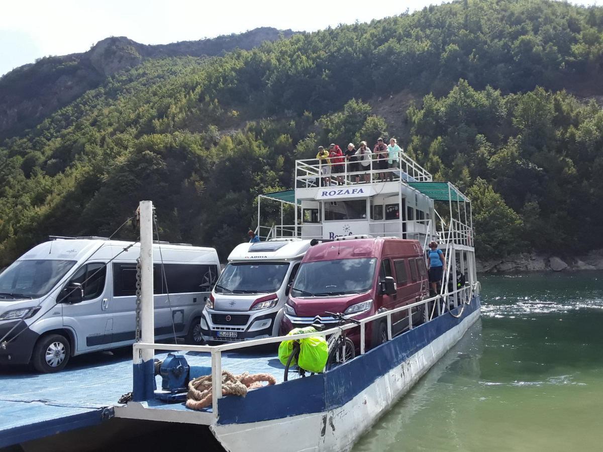 Rozafa Ferry & Accommodation Koman Luaran gambar