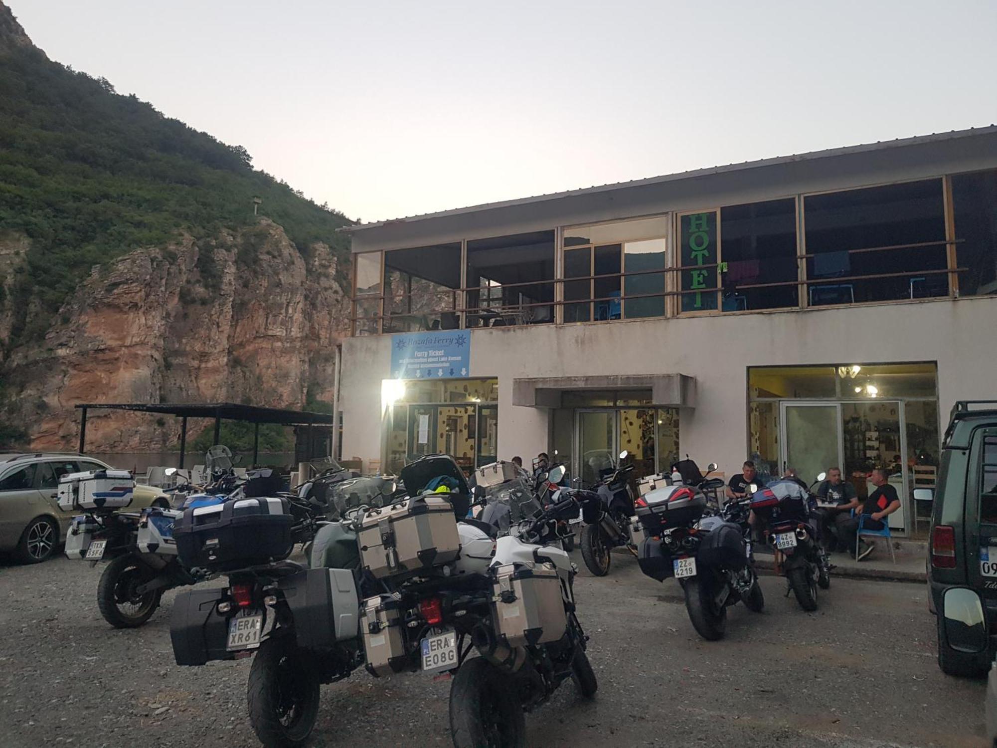 Rozafa Ferry & Accommodation Koman Luaran gambar